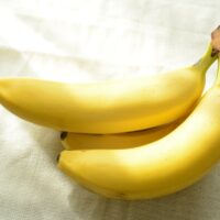宮崎県産の小さく甘いバナナ（完熟）